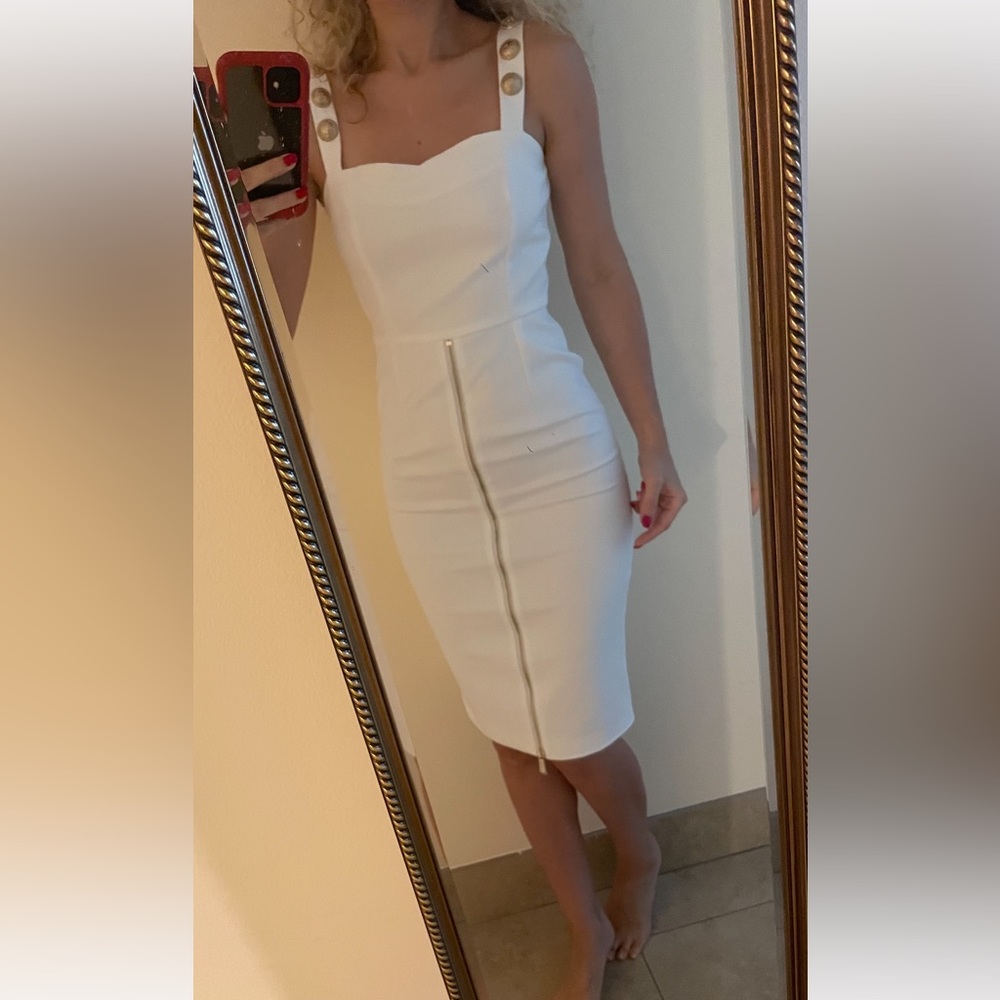 White dresses front zipper and belt